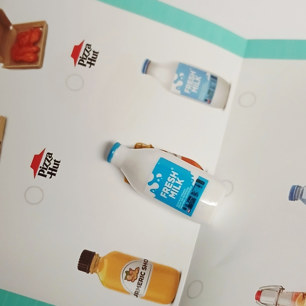 Zuru Mini Brands Fill The Fridge Fresh Milk - Picture 4 of 4